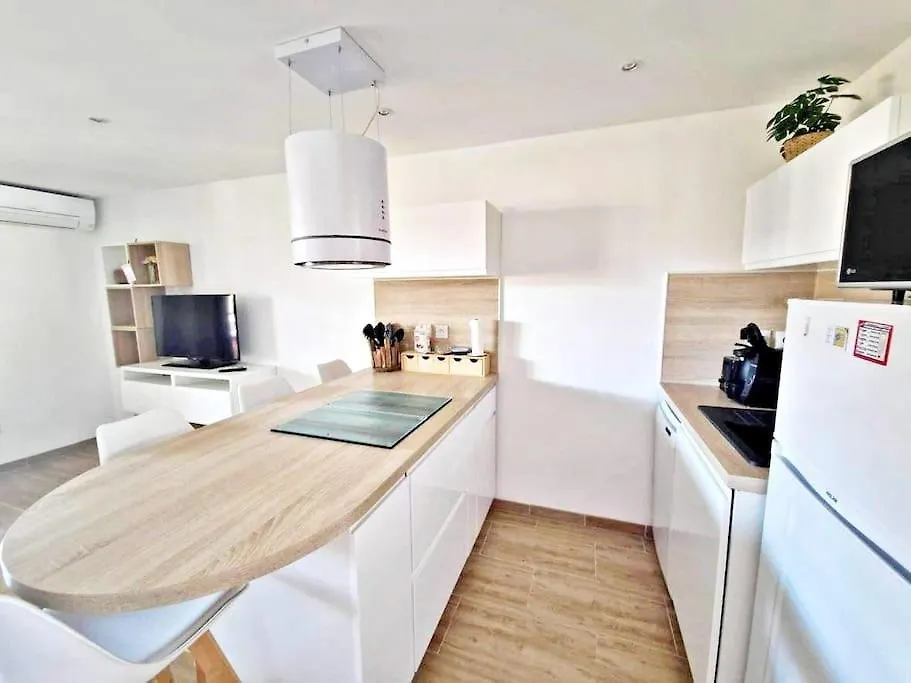 Apartment Hameau Des Pins - Plage - Piscine - Wifi - Clim Saint-Raphael  France