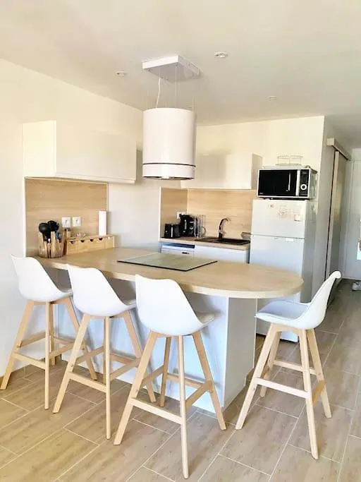 Apartment Hameau Des Pins - Plage - Piscine - Wifi - Clim Saint-Raphael