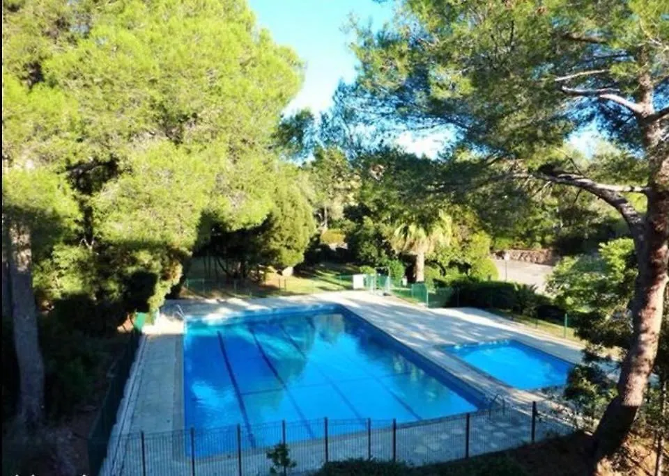 Hameau Des Pins - Plage - Piscine - Wifi - Clim Saint-Raphael  Apartment Saint-Raphael (Var)